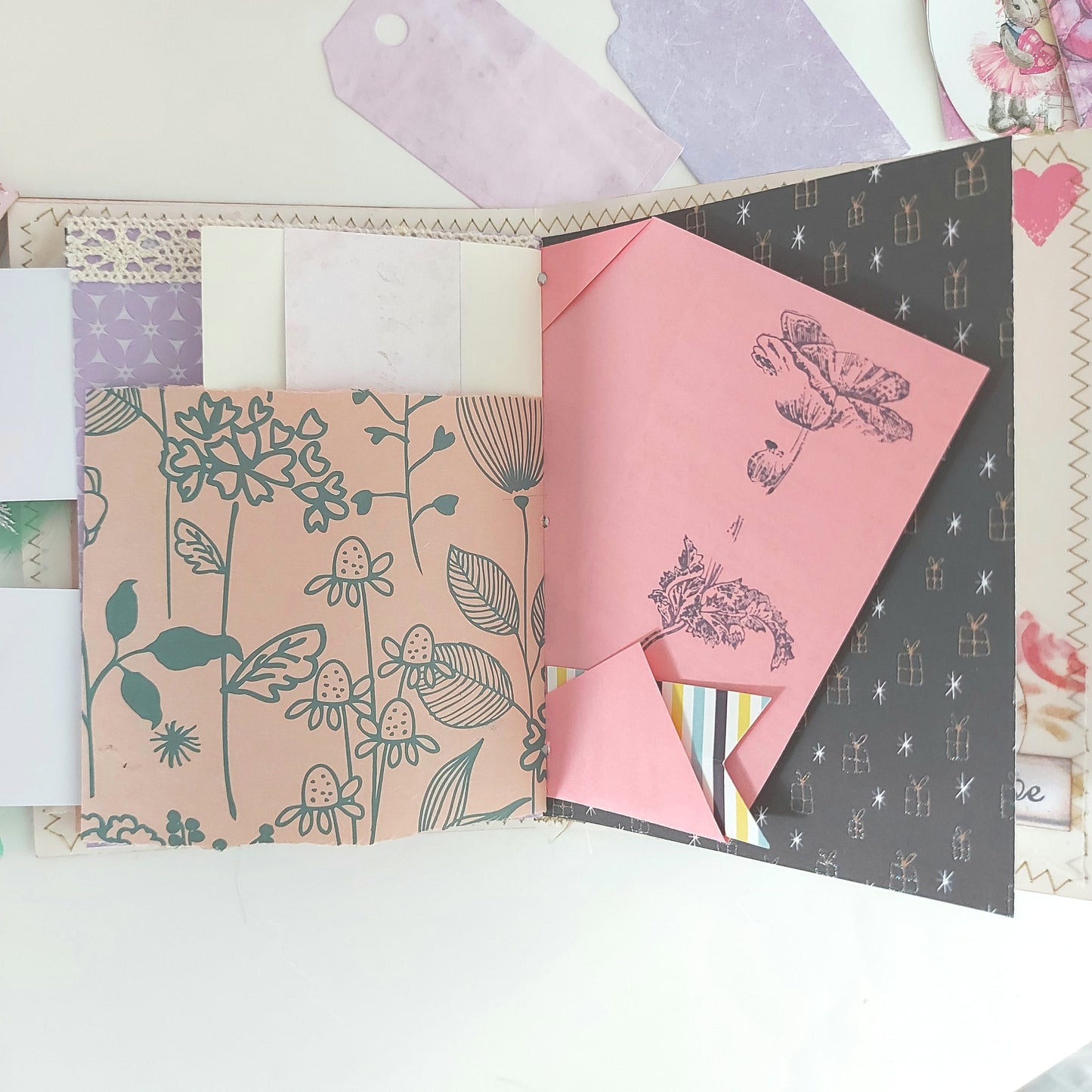 IK HOU VAN JOU, OMDAT Junk Journal met zwart wit en goud kaft