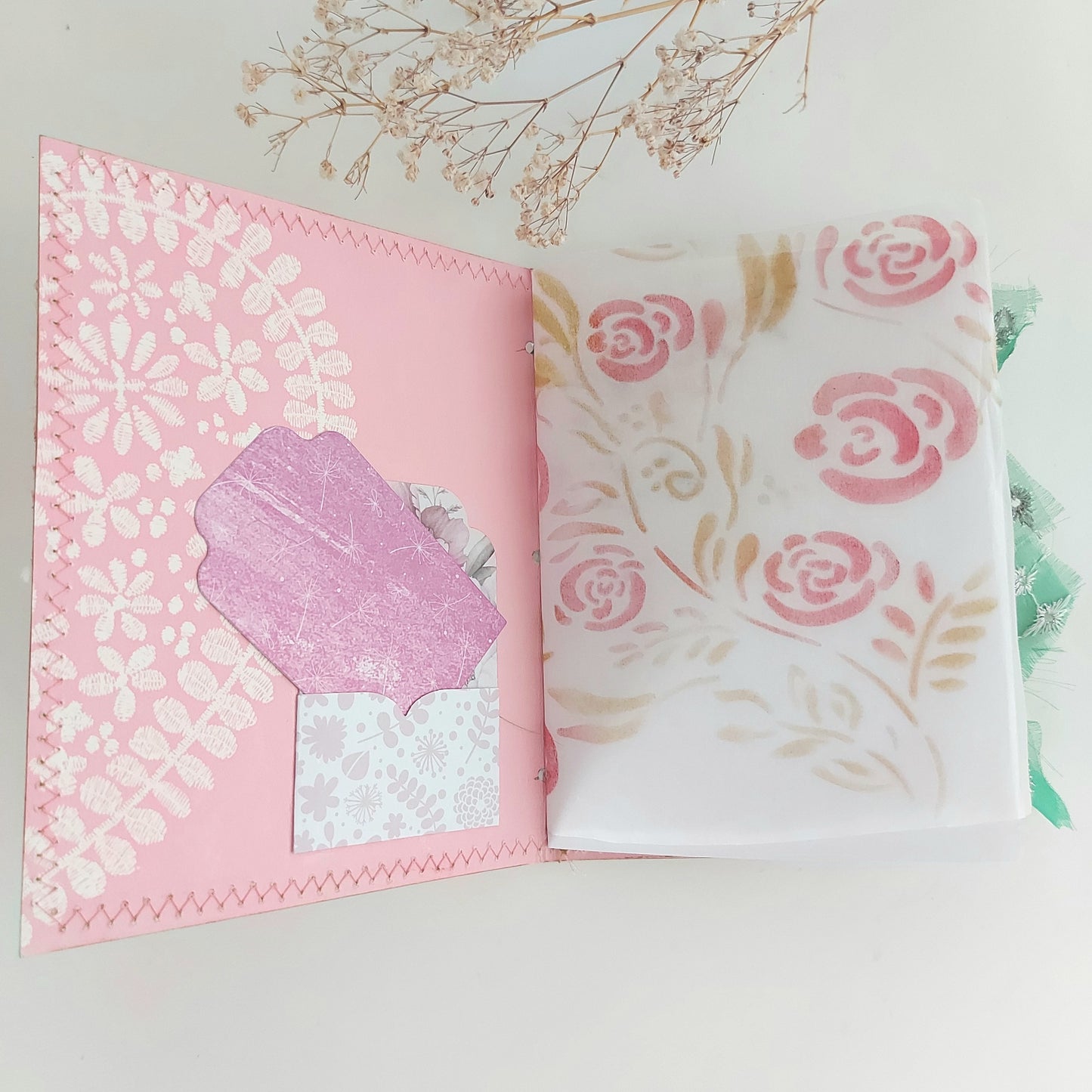 IK HOU VAN JOU, OMDAT Junk Journal met wit zwart en goud kaft
