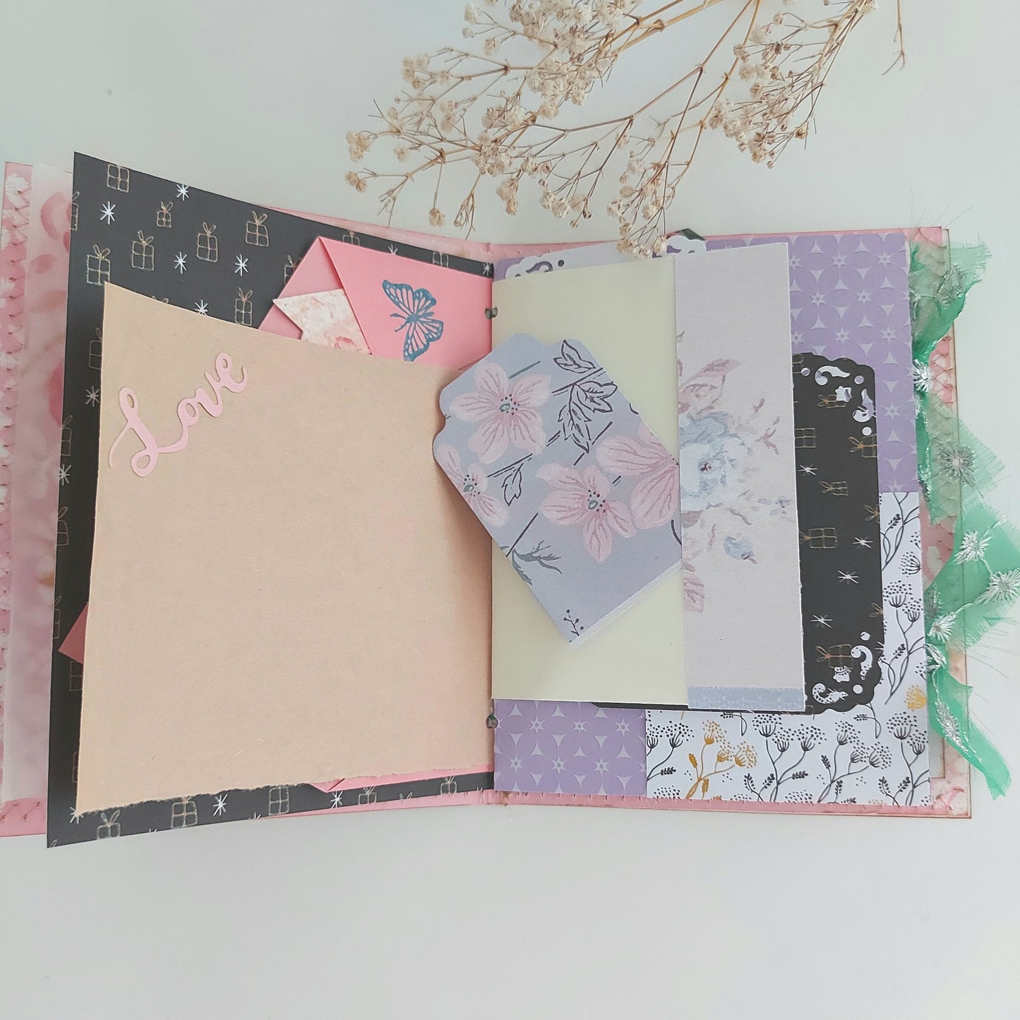IK HOU VAN JOU, OMDAT Junk Journal met wit zwart en goud kaft