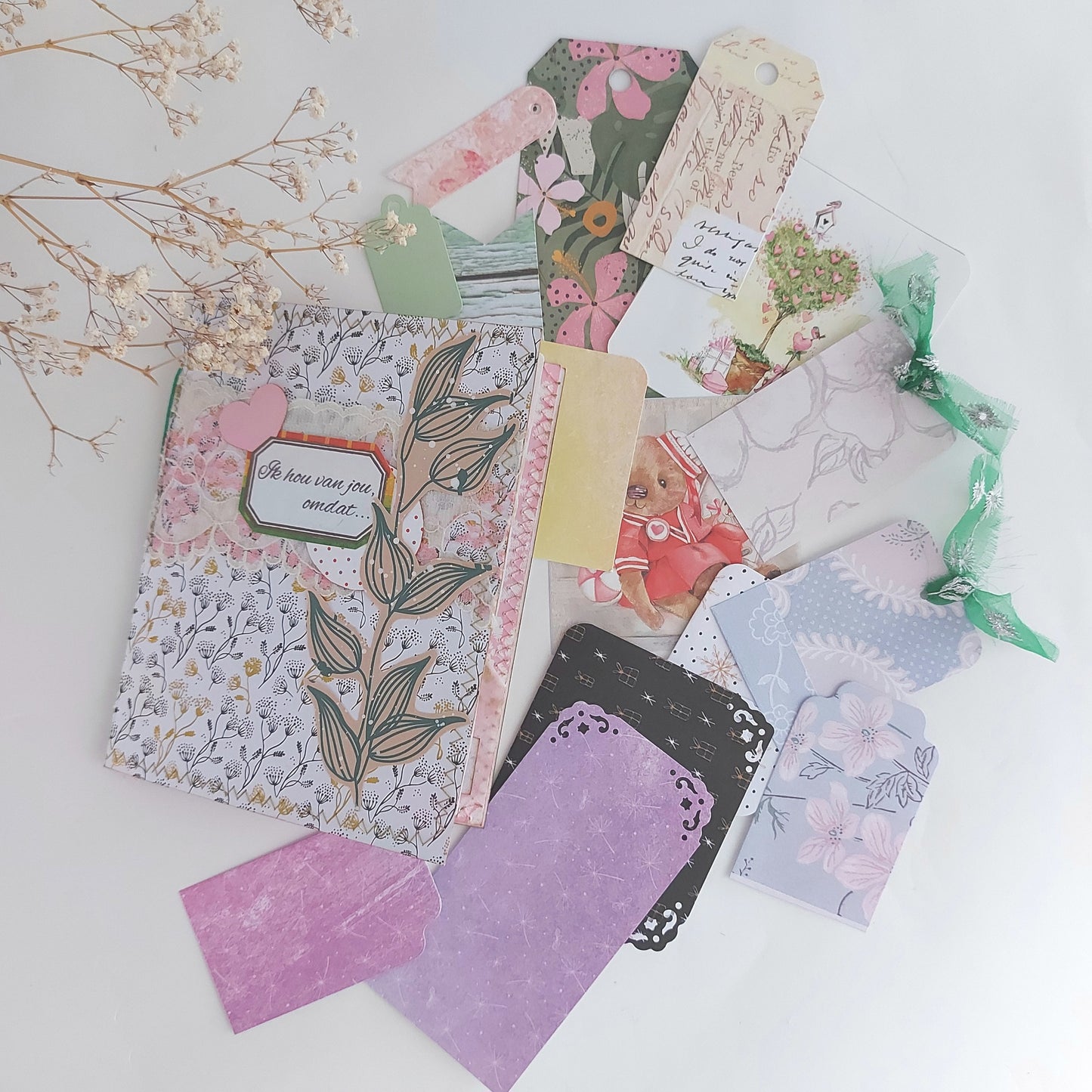 IK HOU VAN JOU, OMDAT Junk Journal met wit zwart en goud kaft