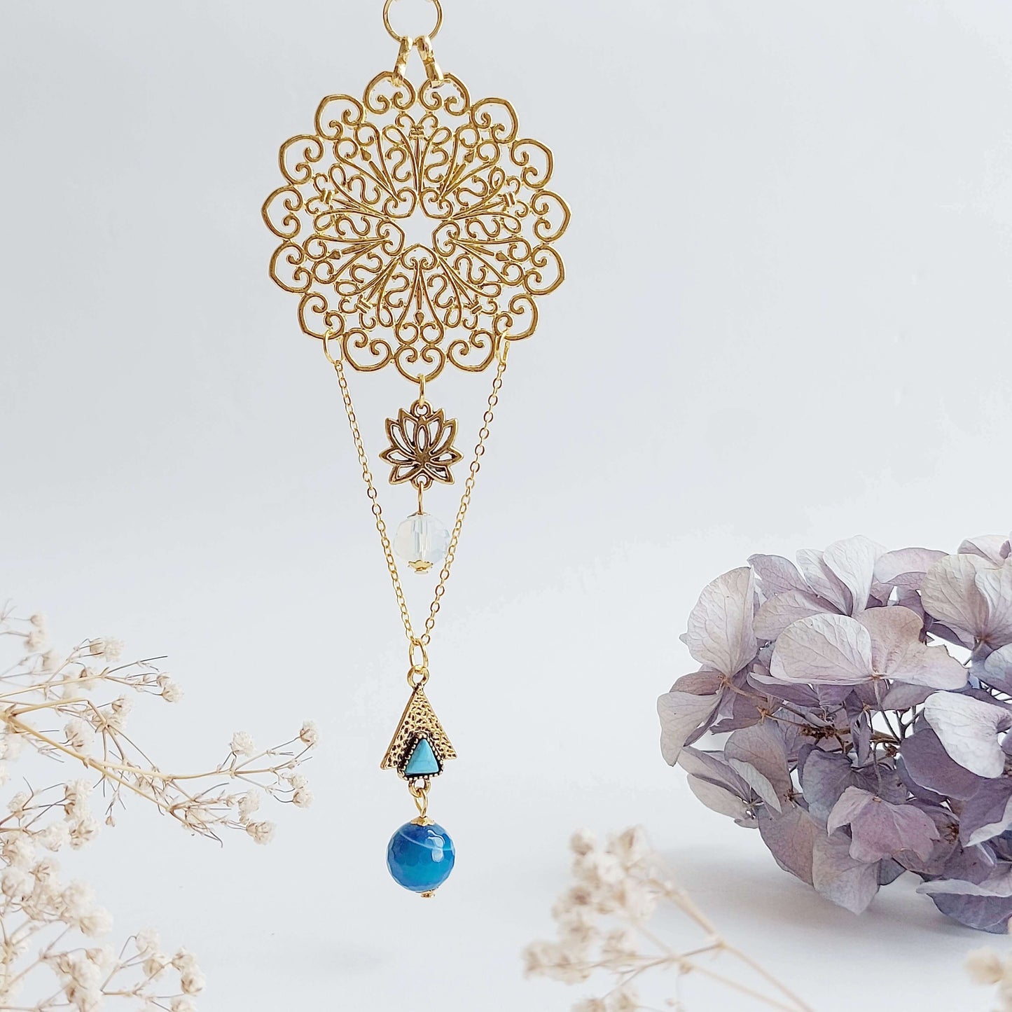 INTUITIVE PEACE Boho Necklace with Opalite, Howlite and Agate