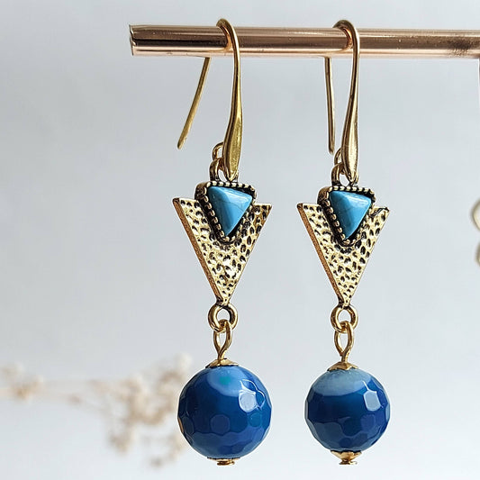 GENTLE VIBRATIONS Boho Earrings with Agate and Howlite